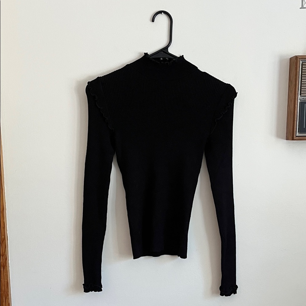 Hooked Up by IOT Black Ribbed sweater